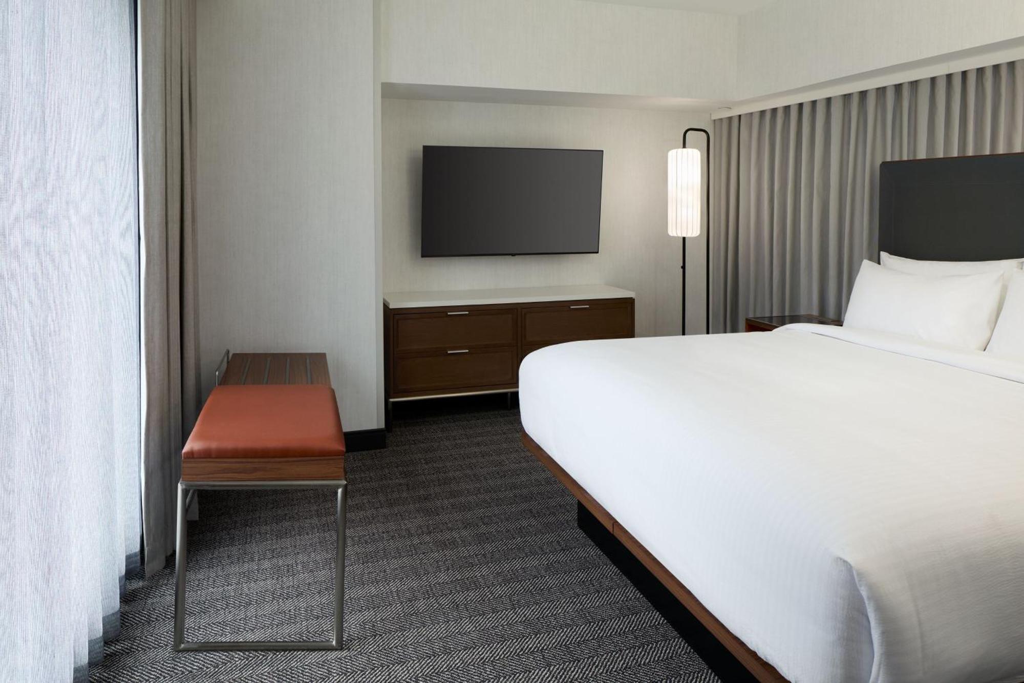Courtyard By Marriott Montreal Laval Exterior foto