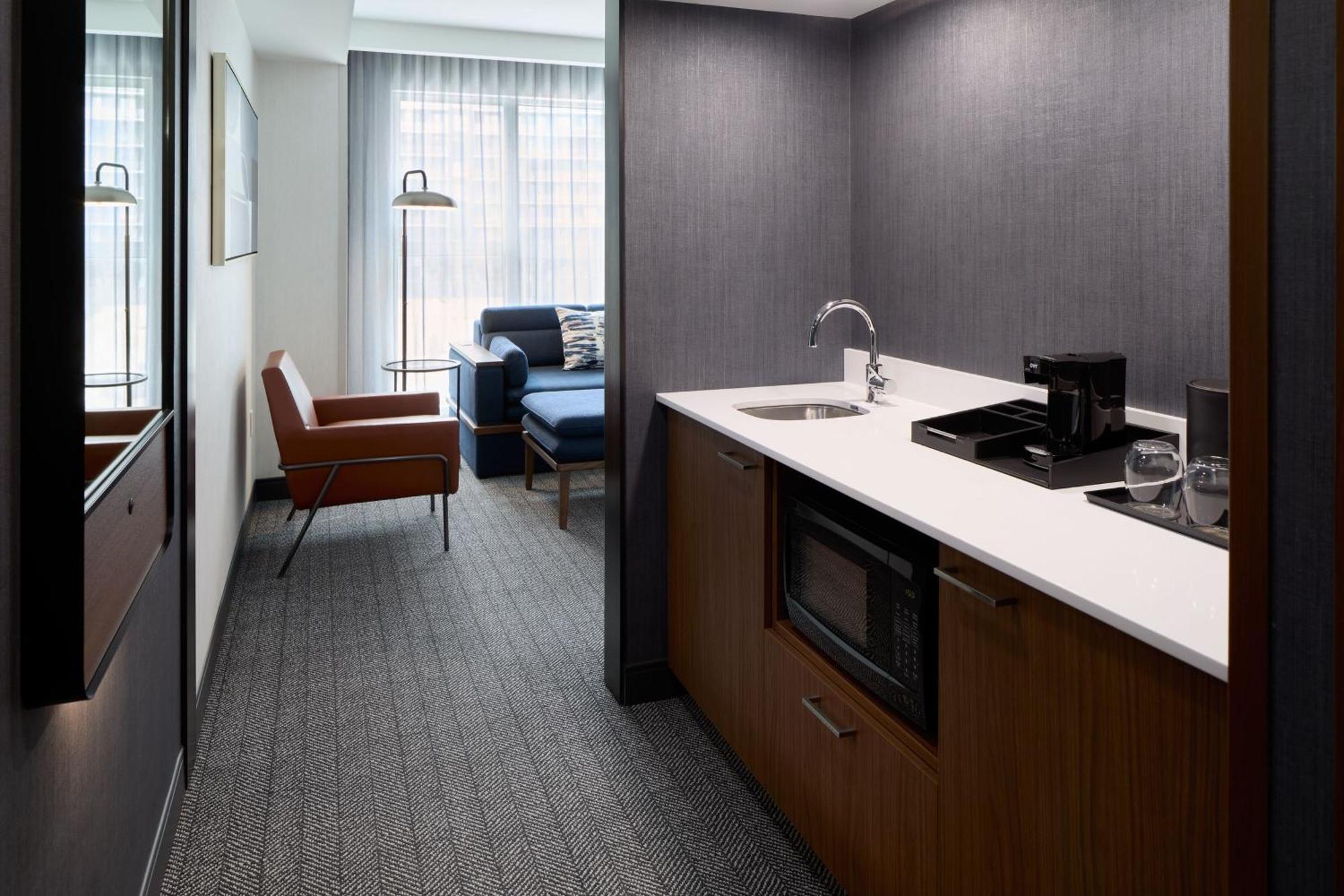 Courtyard By Marriott Montreal Laval Exterior foto
