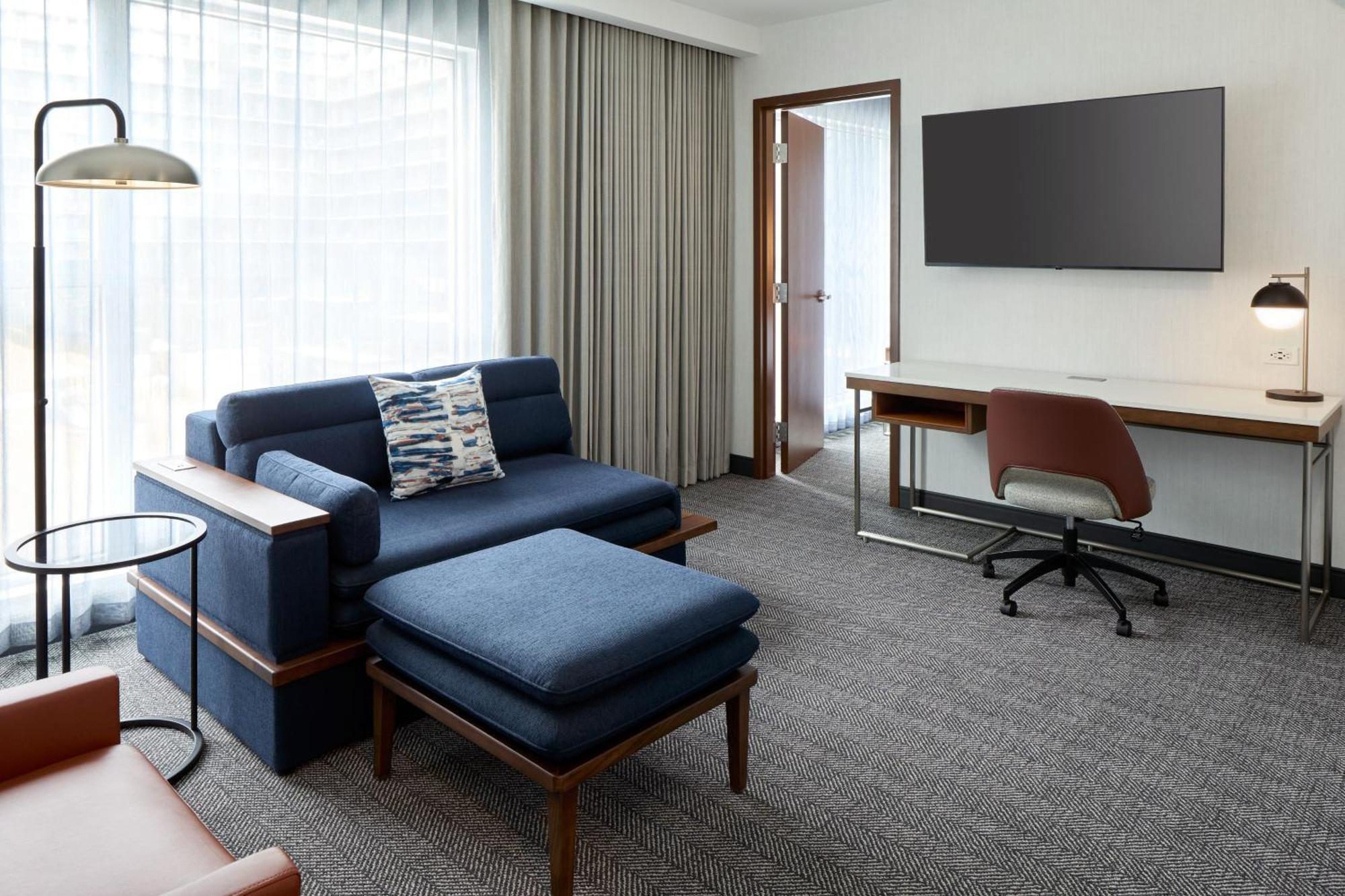 Courtyard By Marriott Montreal Laval Exterior foto