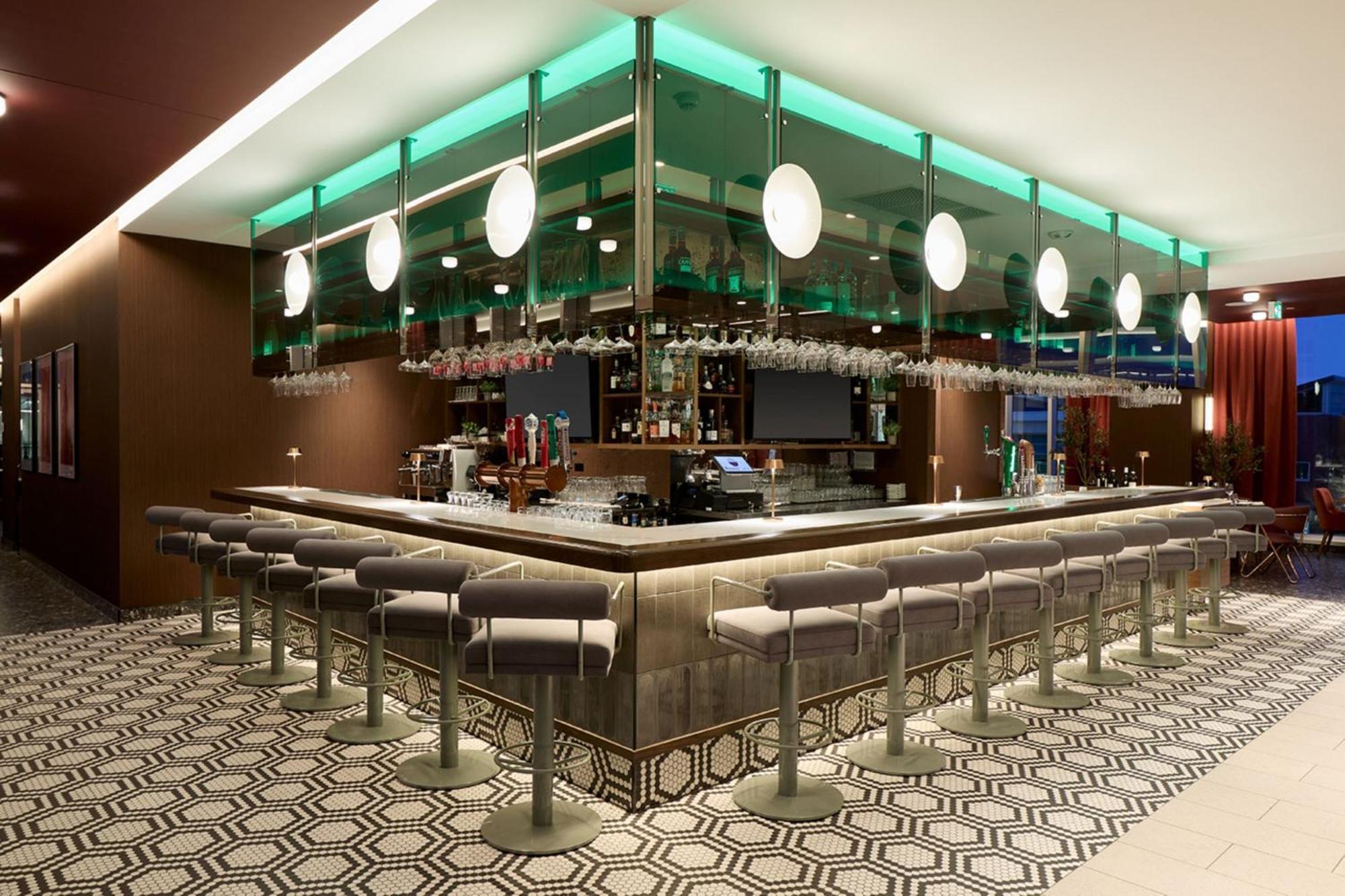 Courtyard By Marriott Montreal Laval Exterior foto