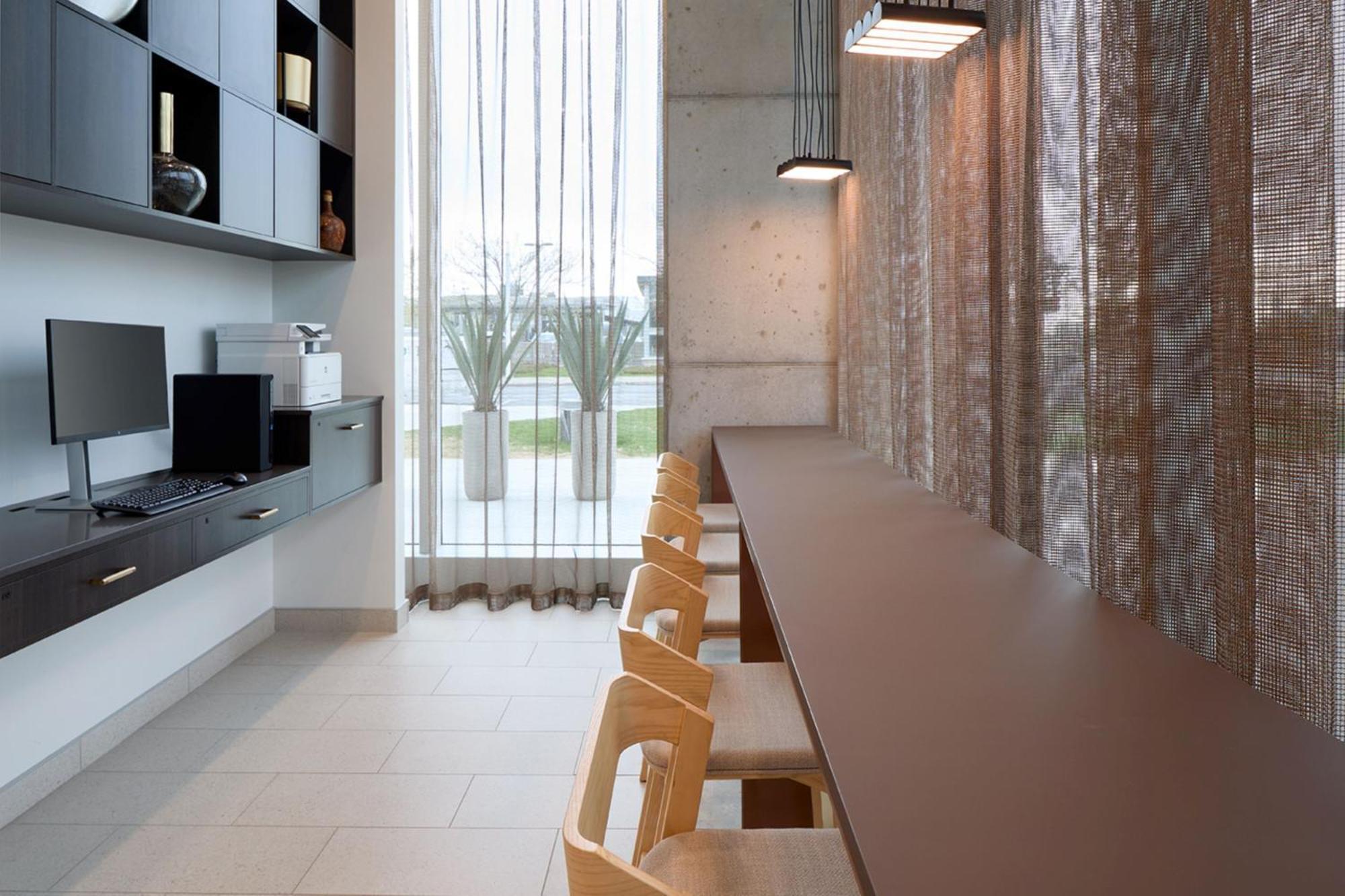 Courtyard By Marriott Montreal Laval Exterior foto