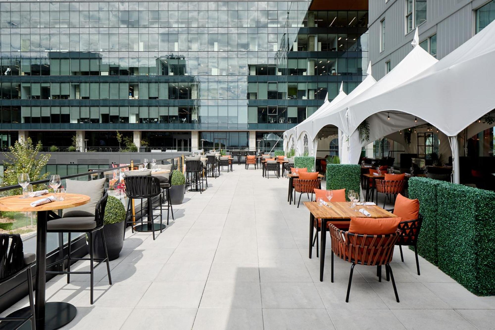 Courtyard By Marriott Montreal Laval Exterior foto